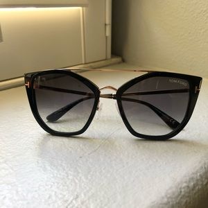 ☀️Brand New☀️ Tom Ford Sunglasses Gold Frame Gradient Lenses W/ All Accessories